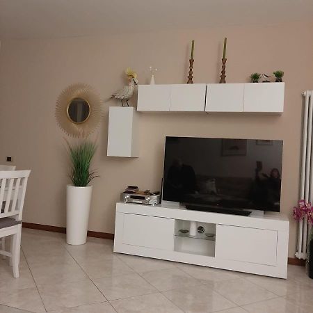 Appartamento Girasole, Saló Exterior foto